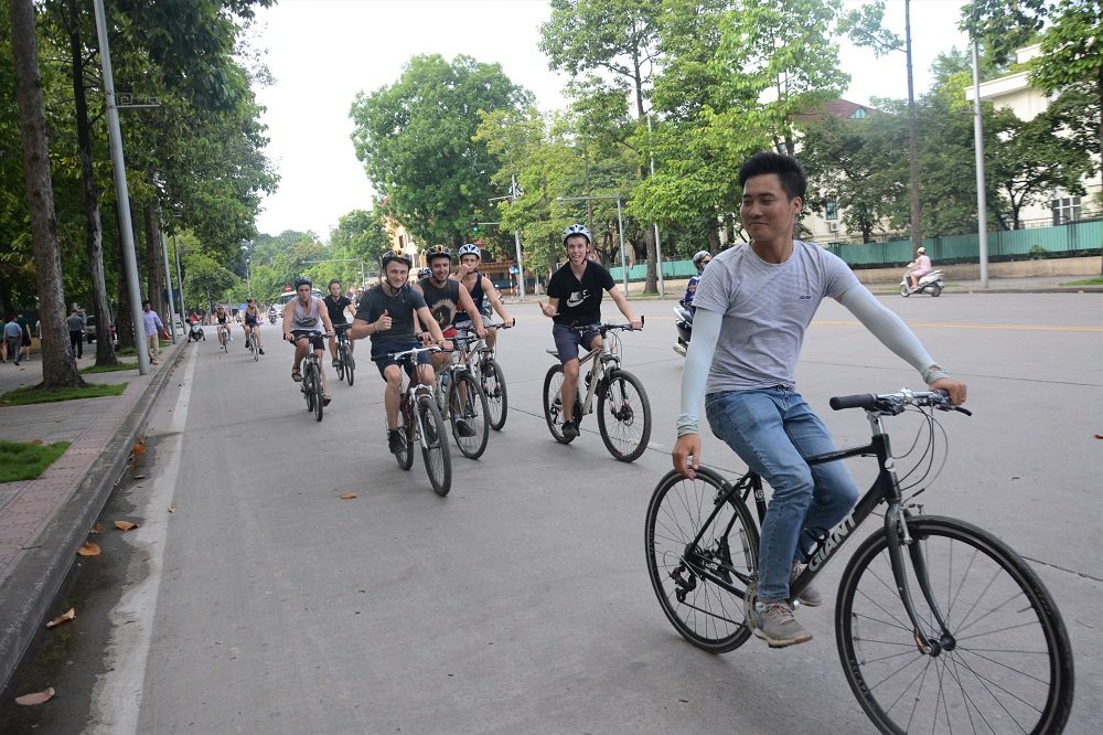Hanoi City Bike Tour in Early Morning